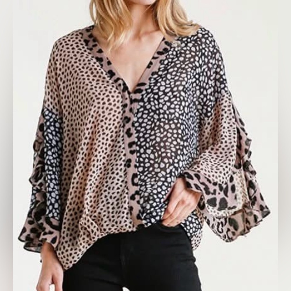Umgee Mixed Animal Print Split Flutter Ruffle Sle… - image 1